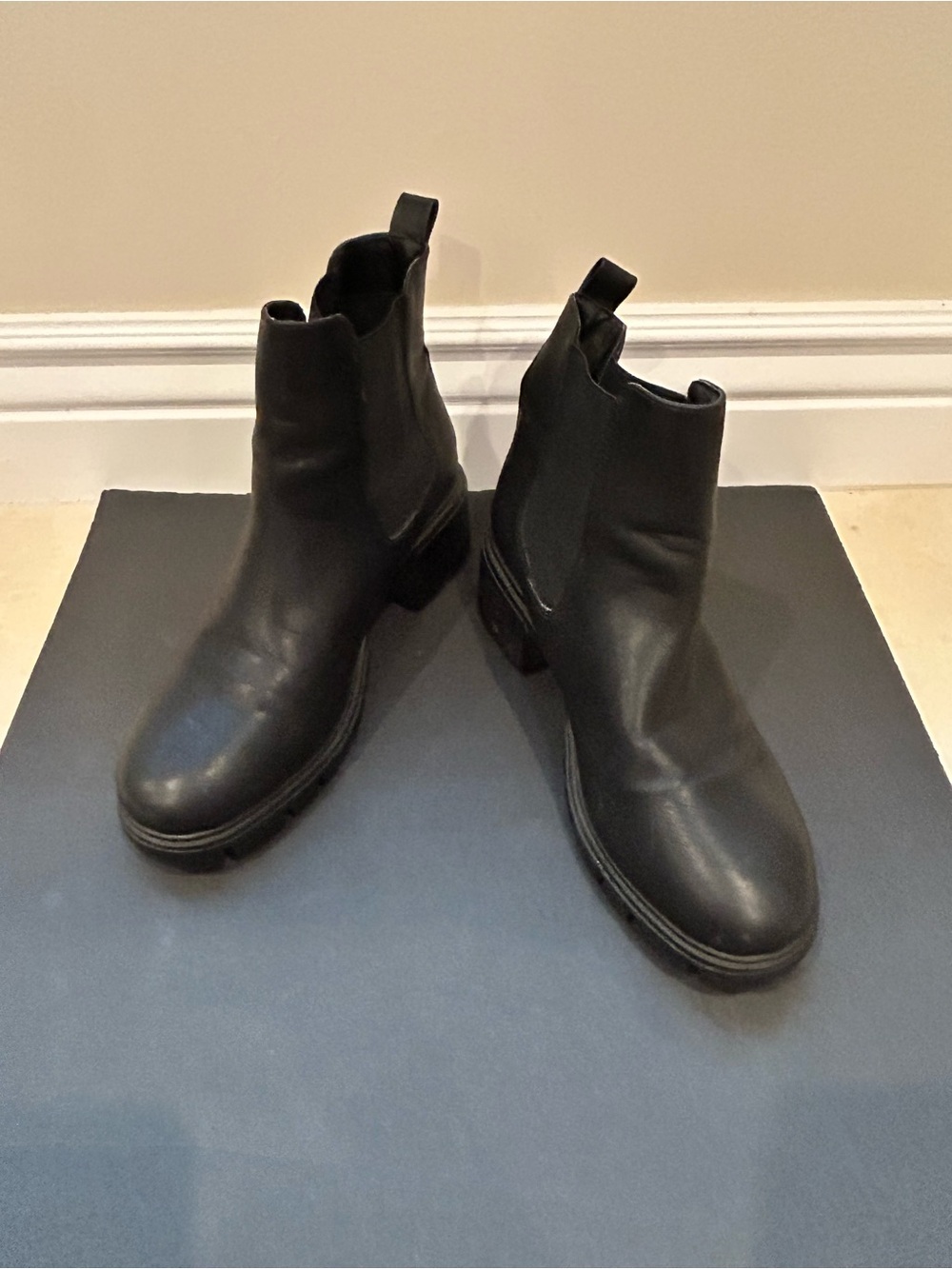 Women’s Mia Black Chelsea Boots Lug sole size 11